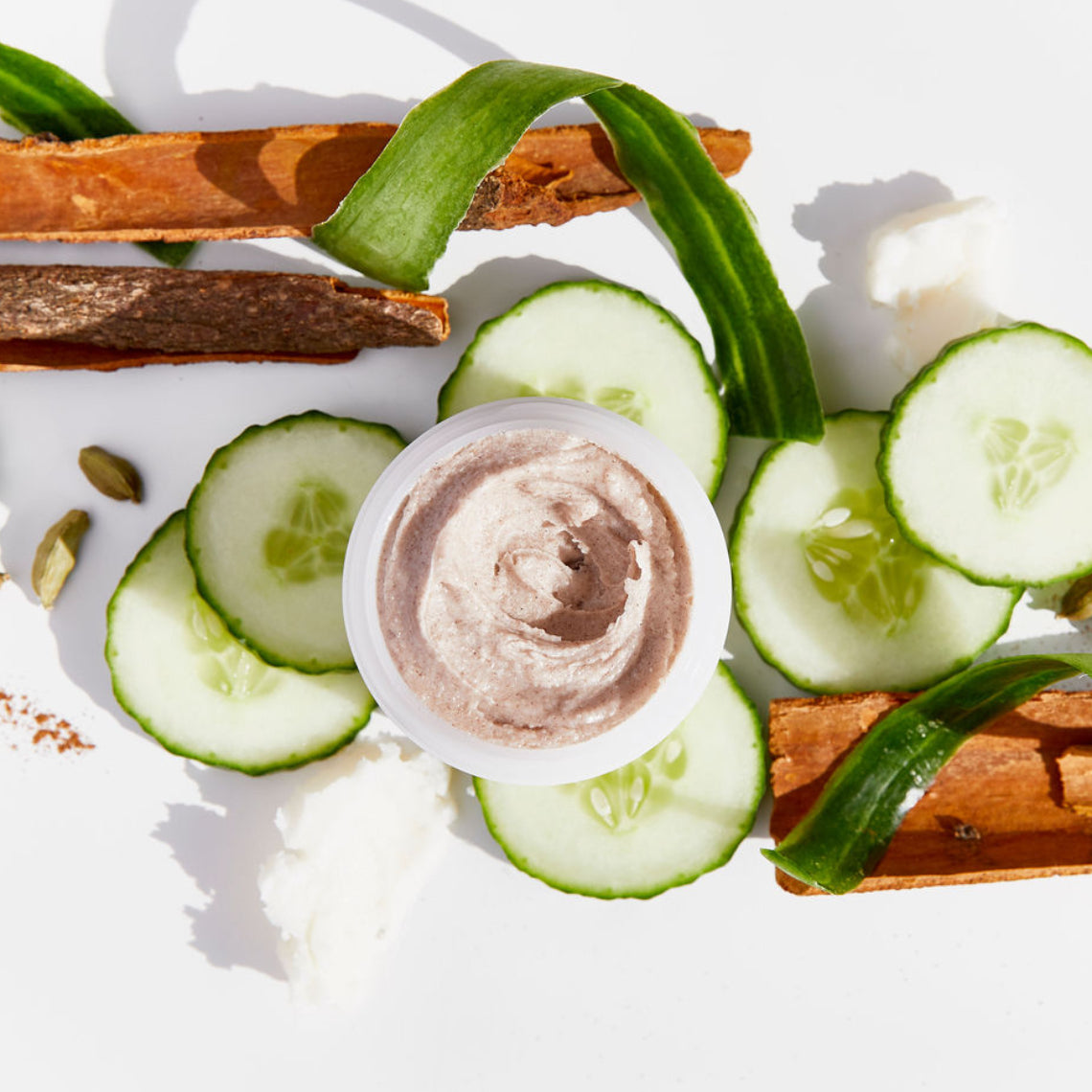 Naturlig og økologisk ansiktsskrubb. Fysisk peeling.